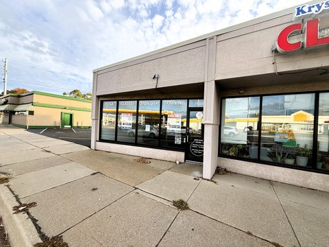 Retail Space in Madison Heights