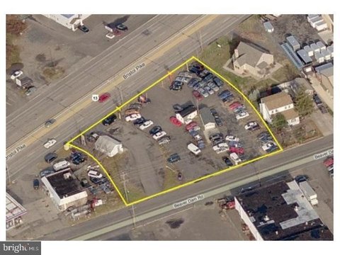 LEVITTOWN Commercial Property on Route 13