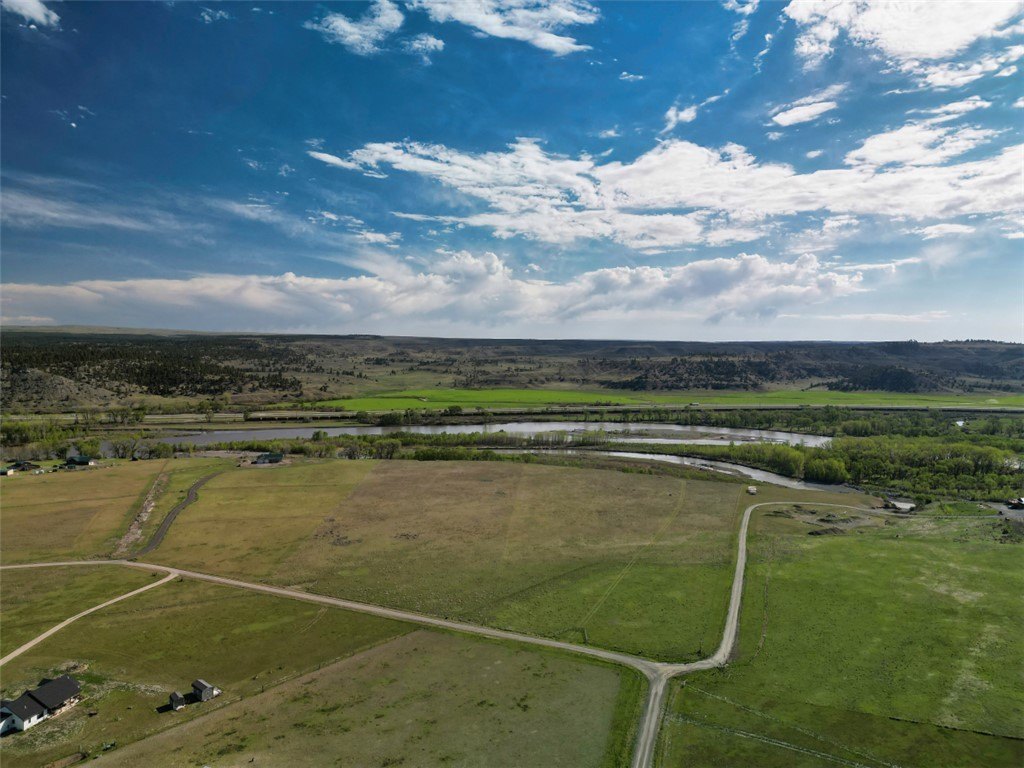 Montana Land with River Frontage