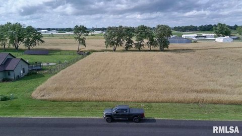 LAND - Pekin, IL