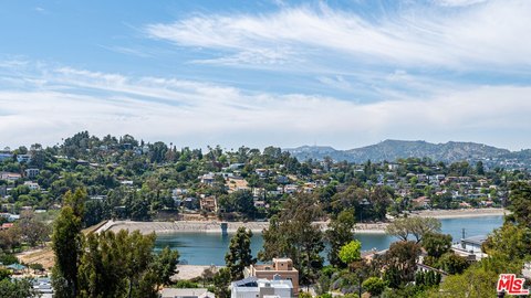 Silver Lake Triplex with Views