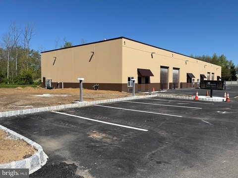 Flex Warehouse Units with Drive-Ins