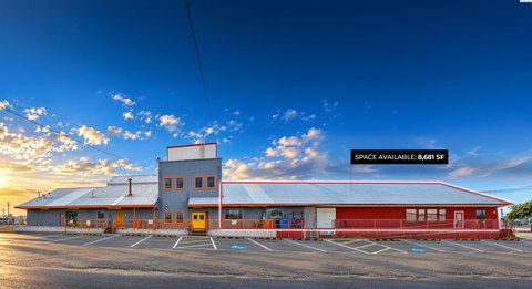 Clear-Span Warehouse with Showroom