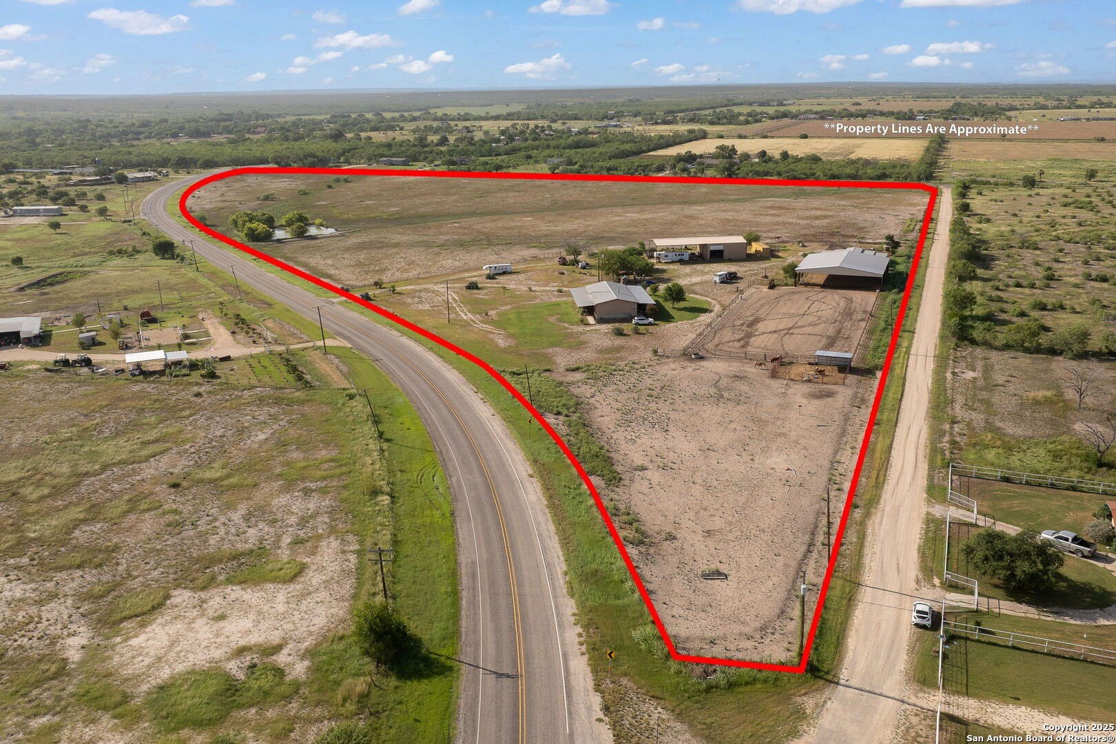 Natalia Horse Ranch with Amenities