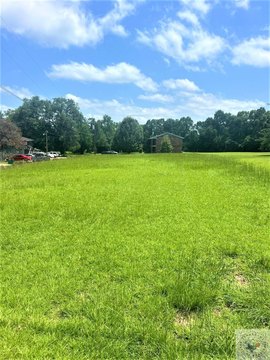 Corner Lot in New Boston