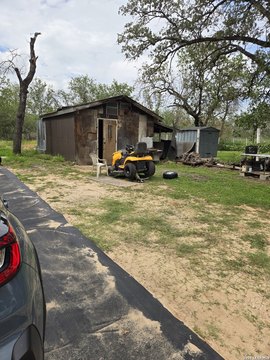 LAND - San Antonio, TX