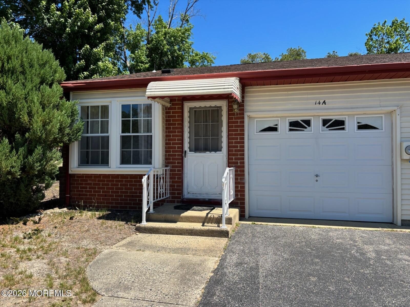 One-Bedroom Duplex in Crestwood Village