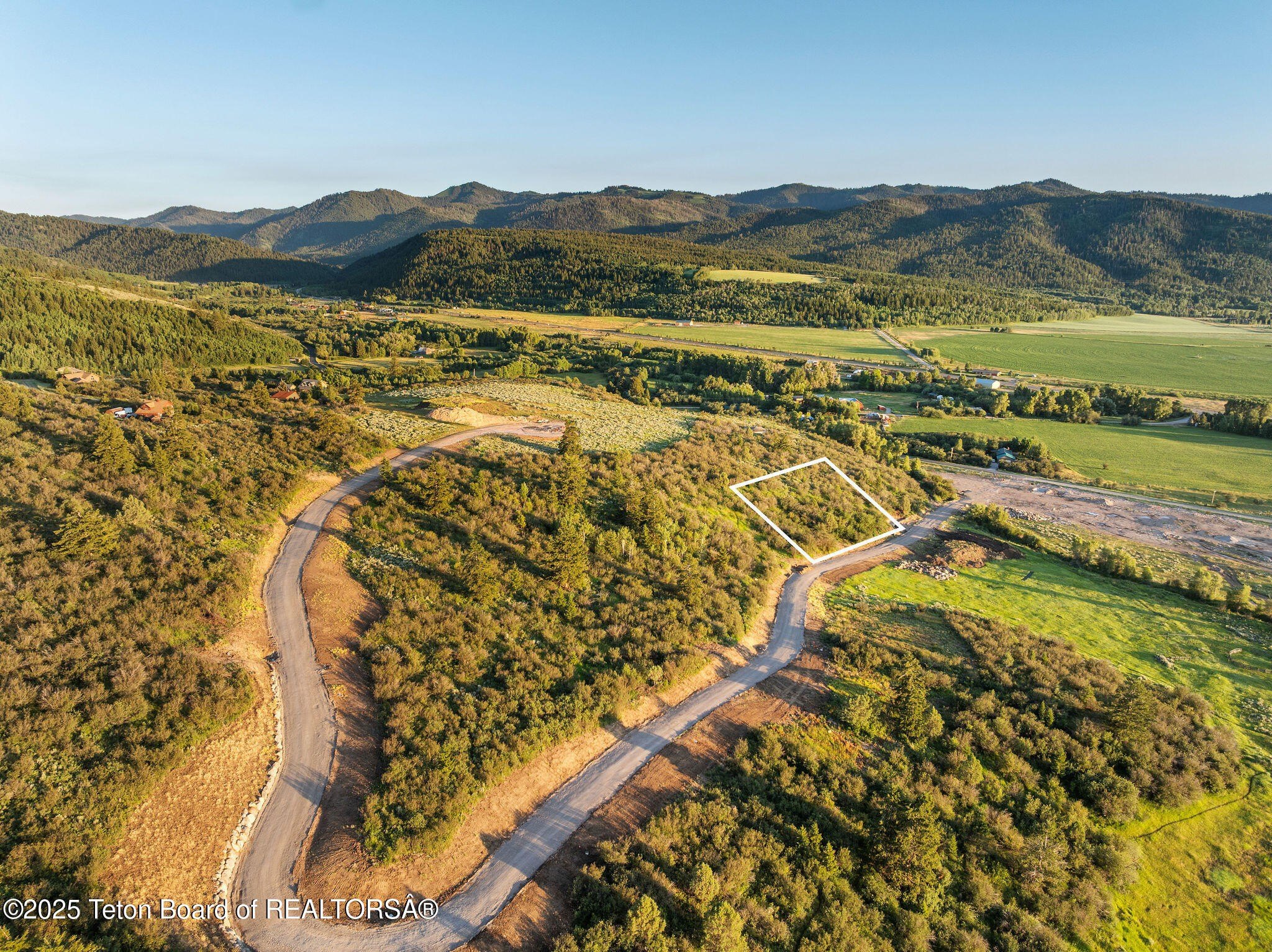 Picturesque Hillside Lot in Victor