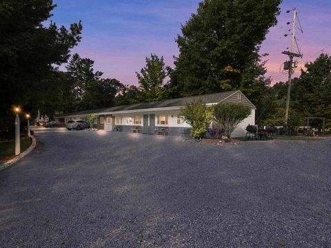Motel With Standalone Cottages