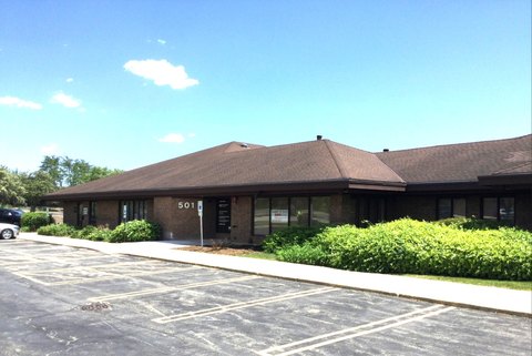 Versatile Commercial Space in Carol Stream
