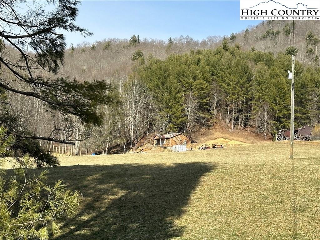 Unrestricted Acreage with Mountain Views
