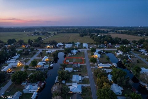 Land, Okeechobee, FL