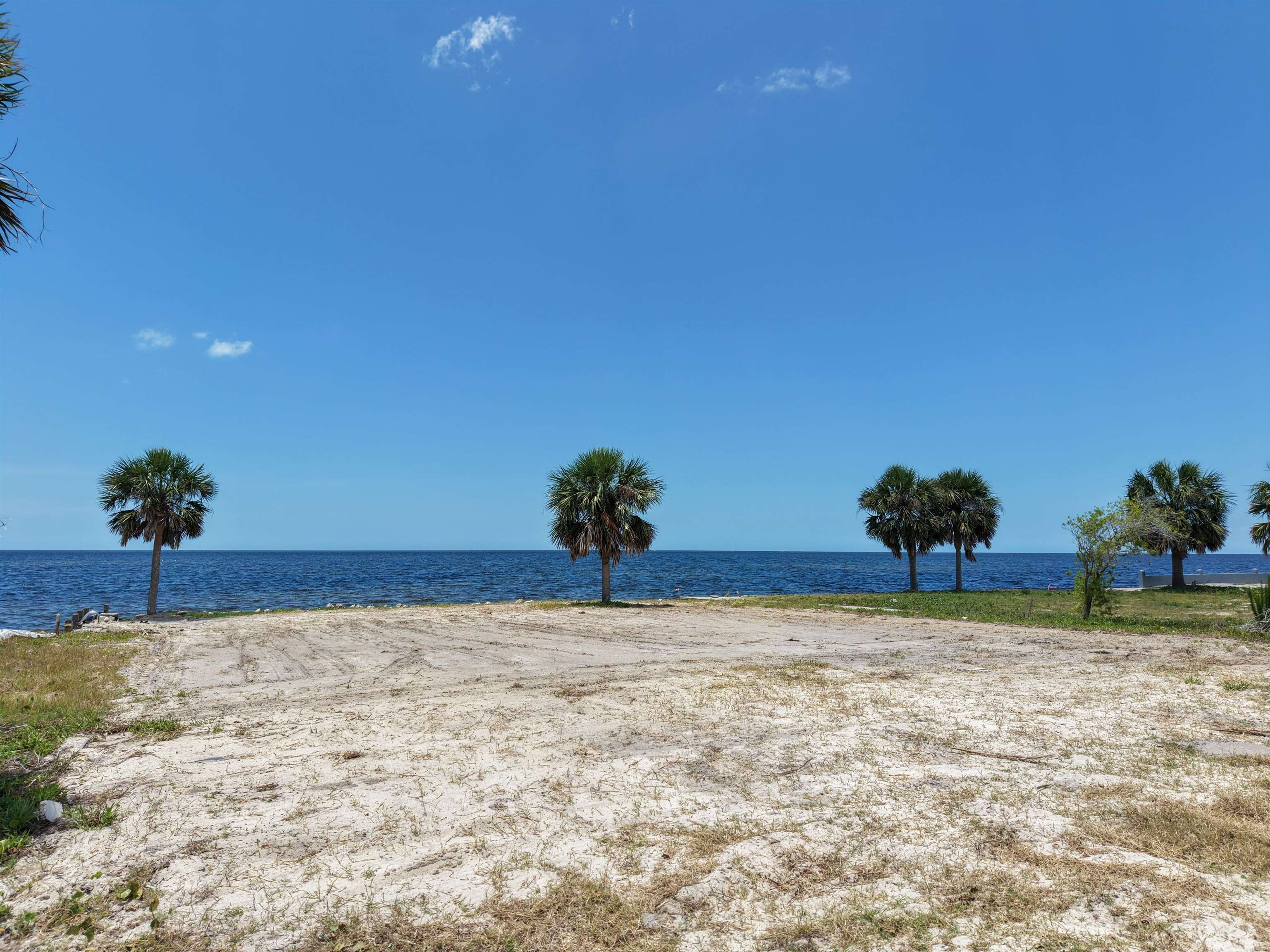 Gulf-Front Lot on Dark Island