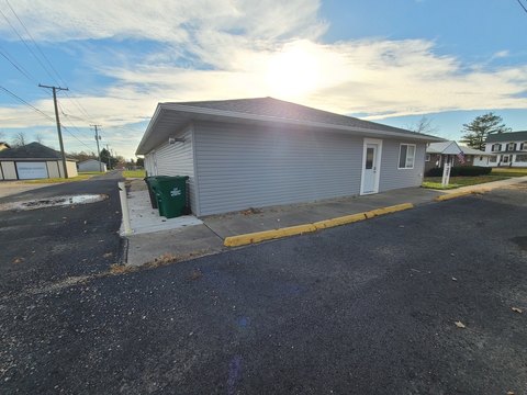 Well-Maintained Commercial Building For Sale