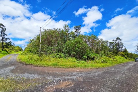 Land, Volcano, HI