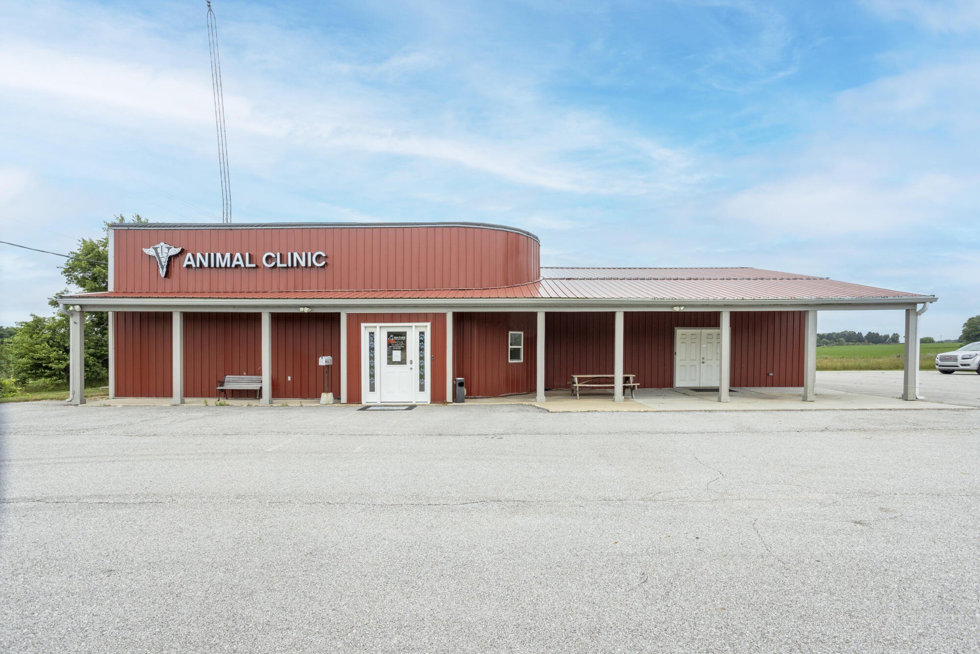 Commercial Building on US Highway 20