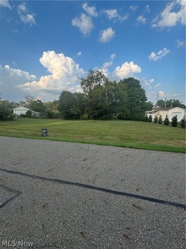 LAND - Louisville, OH