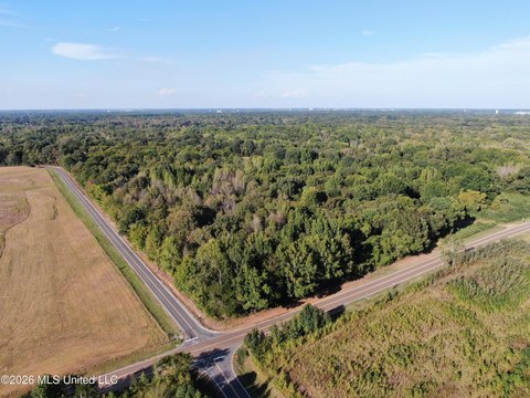 Land, Nesbit, MS