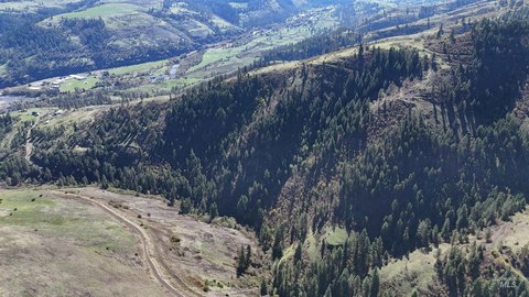 35 Acres of Mountain Views