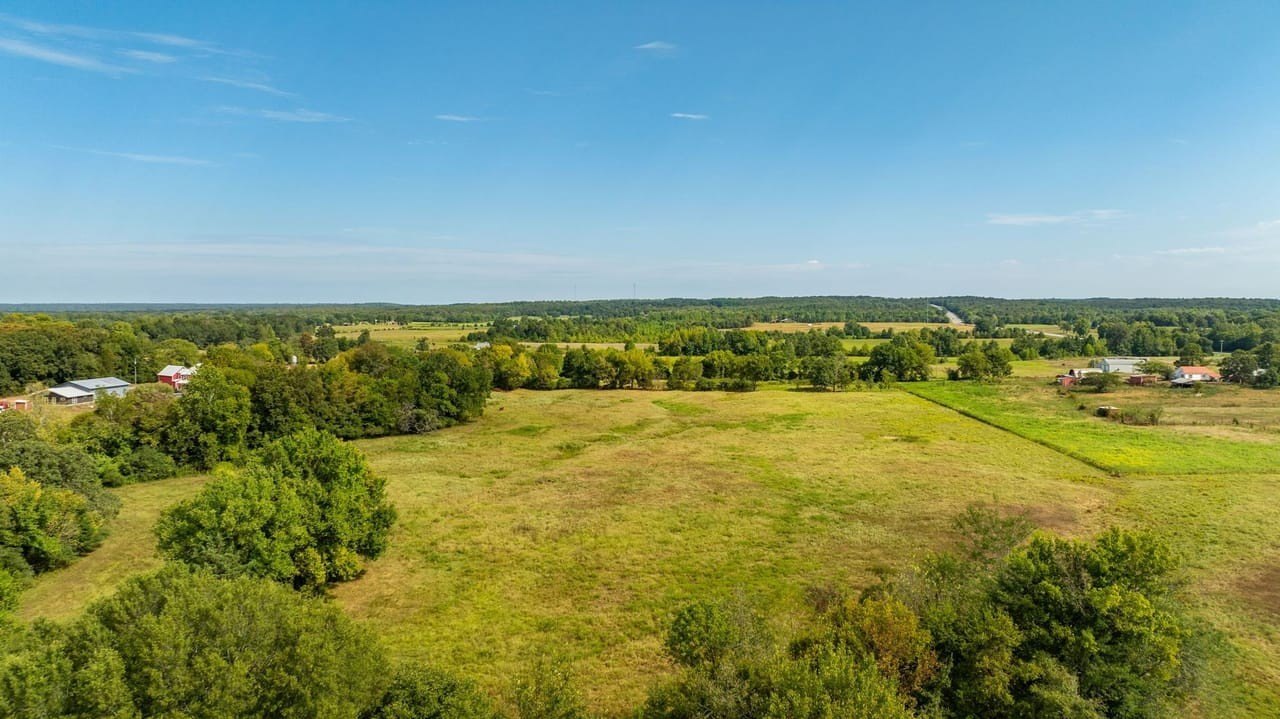 47-Acre Farm/Estate in Mount Vernon