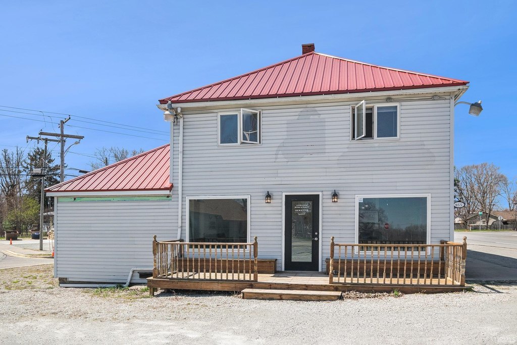 955 Fisher Ave, Warsaw, IN 46580