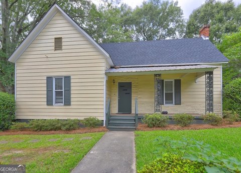 In-Town Cottage Office Space