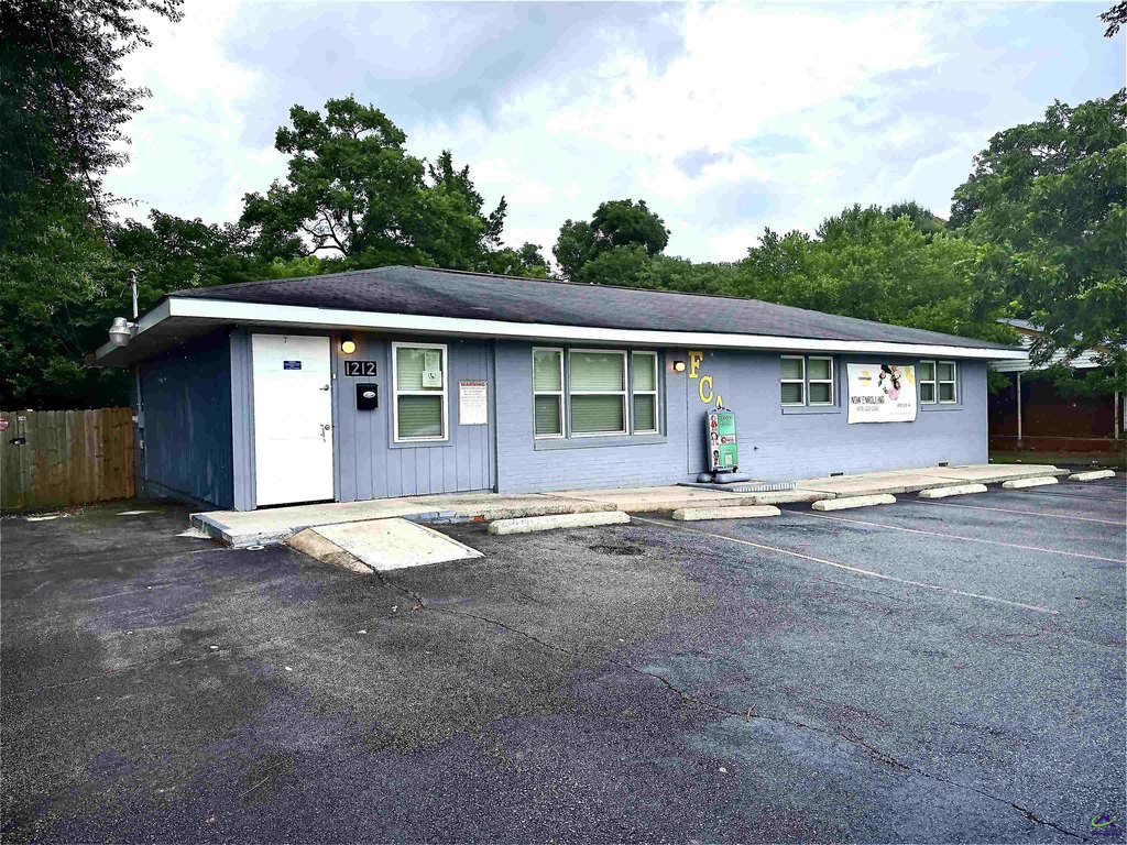1212 Green St, Warner Robins, GA 31093