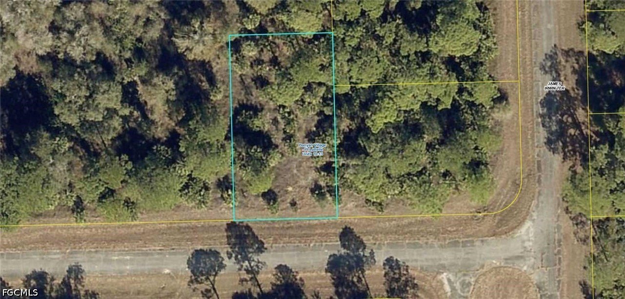 Land in Banyan Village