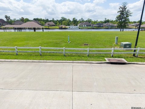 Land, Maurepas, LA