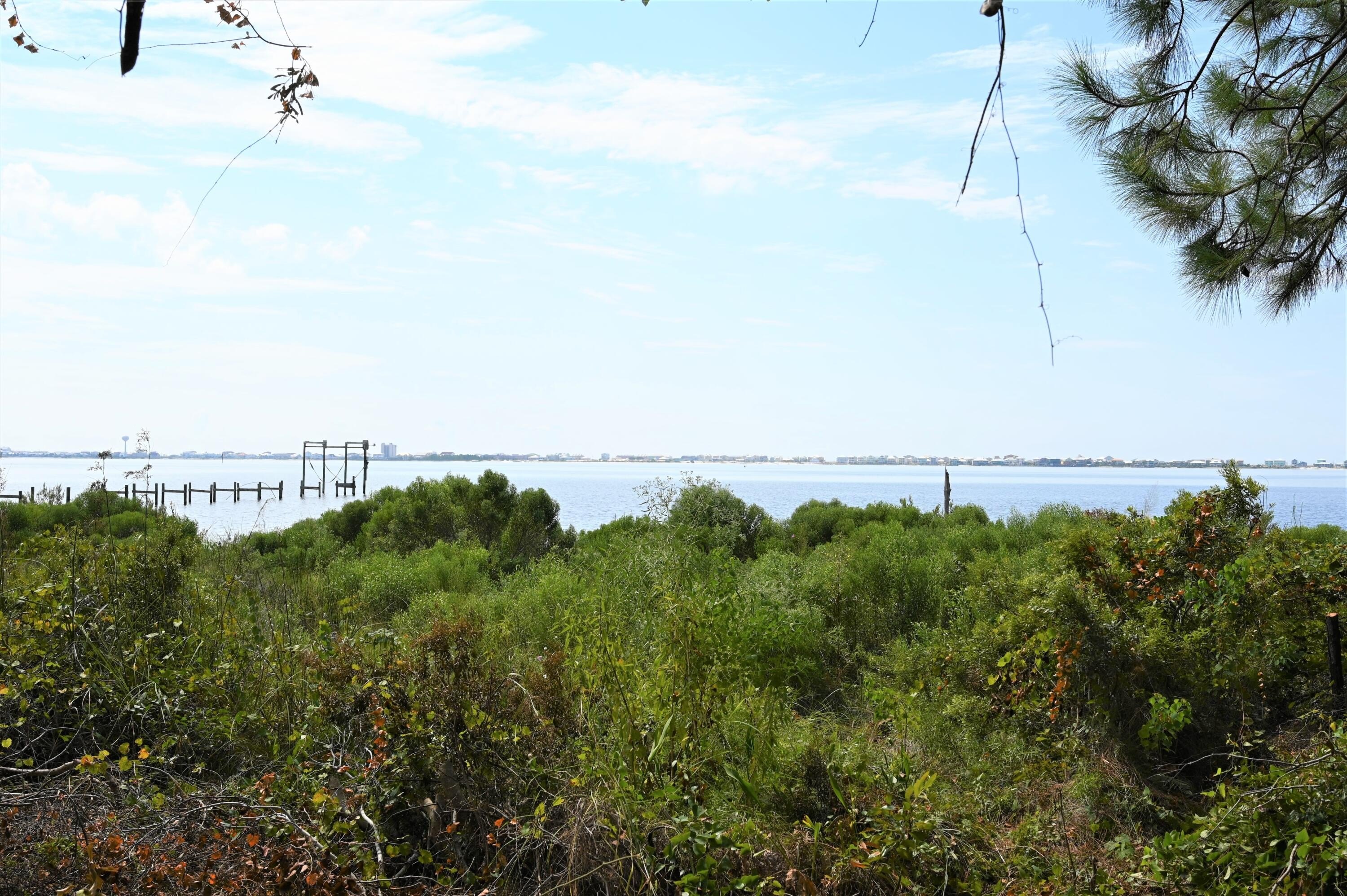 Residential Land in Navarre, FL