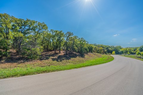 Land, Aubrey, TX