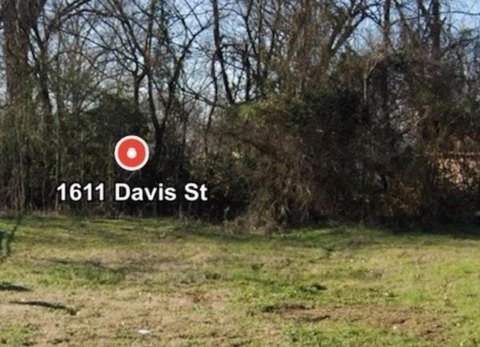 Land in Memphis, Tennessee