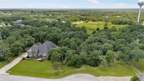 Residential Lot in King Oaks