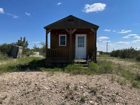 Concho County Ranchette with Cabins