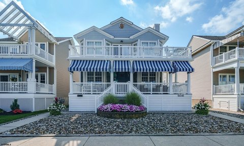 Residential Income Property with Rooftop Deck