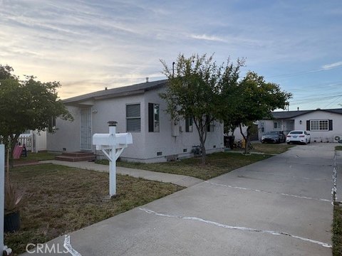 Traditional, Duplex - Paramount, CA