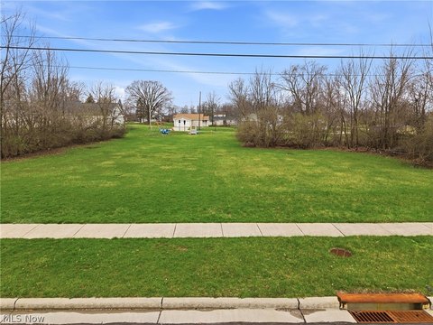 Residential Land in Twinsburg, OH