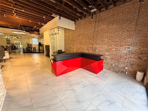 Ground-Floor Office Unit