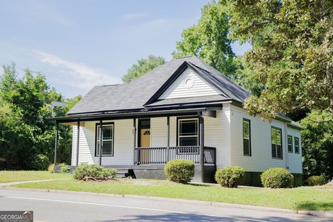 Renovated Commercial Space in Fairburn