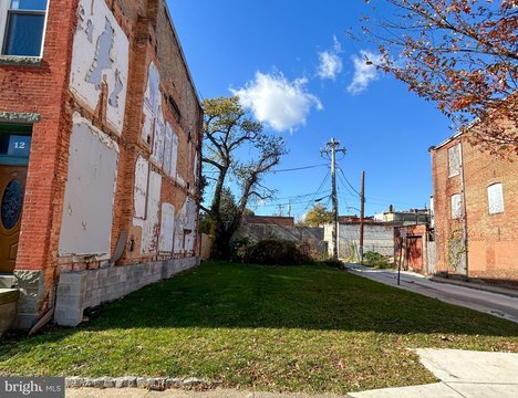 Corner Lot in Baltimore, MD
