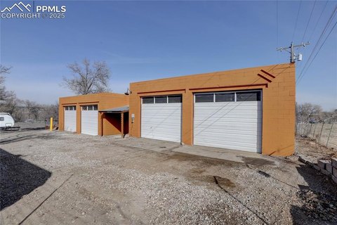 Commercial Warehouse with Fenced Lot