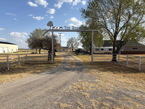 LAND, Hennessey, OK