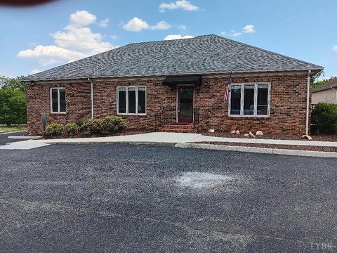 Commercial Building on Timberlake Road