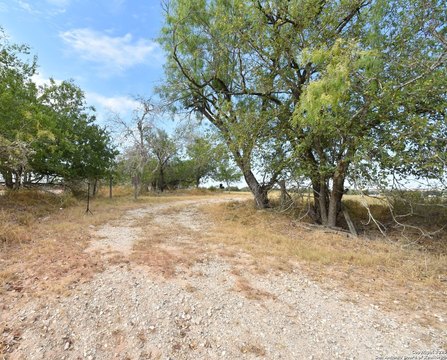 LAND - San Antonio, TX