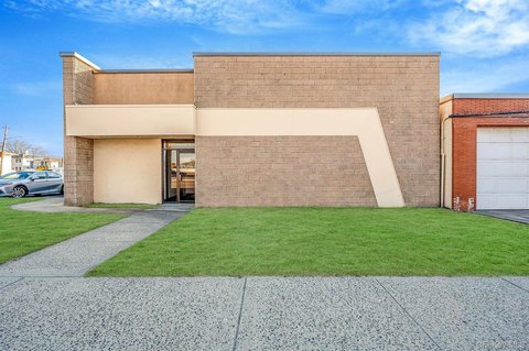 Commercial Space on Montauk Highway
