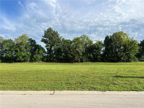 Land, Kearney, MO