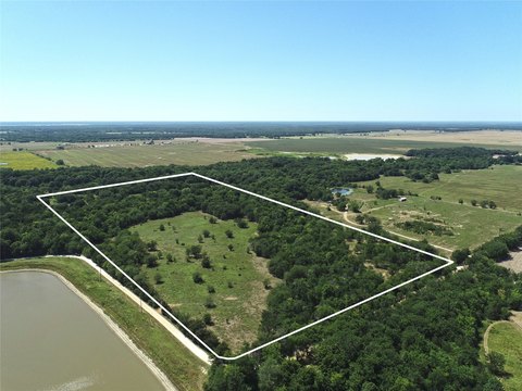 35 Acres Near Bois d'Arc