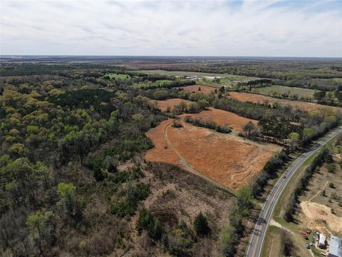 Expansive Land Tract in Bagwell, TX