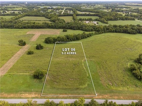 Peculiar, MO Acreage Homesite