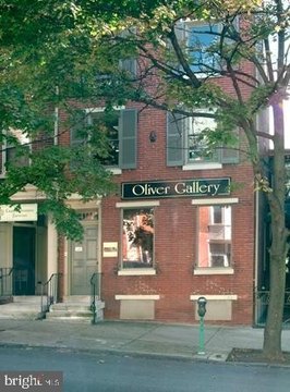 Renovated Office Buildings Near Courthouse